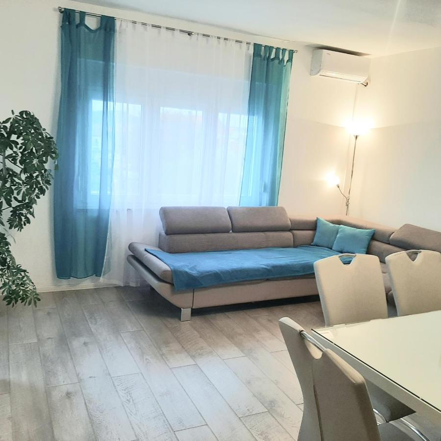 Apartments"Nika" With Private Pool Galovac  المظهر الخارجي الصورة