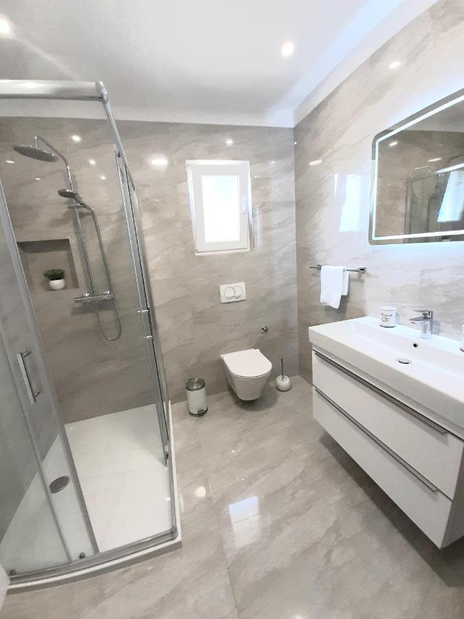 Apartments"Nika" With Private Pool Galovac  المظهر الخارجي الصورة