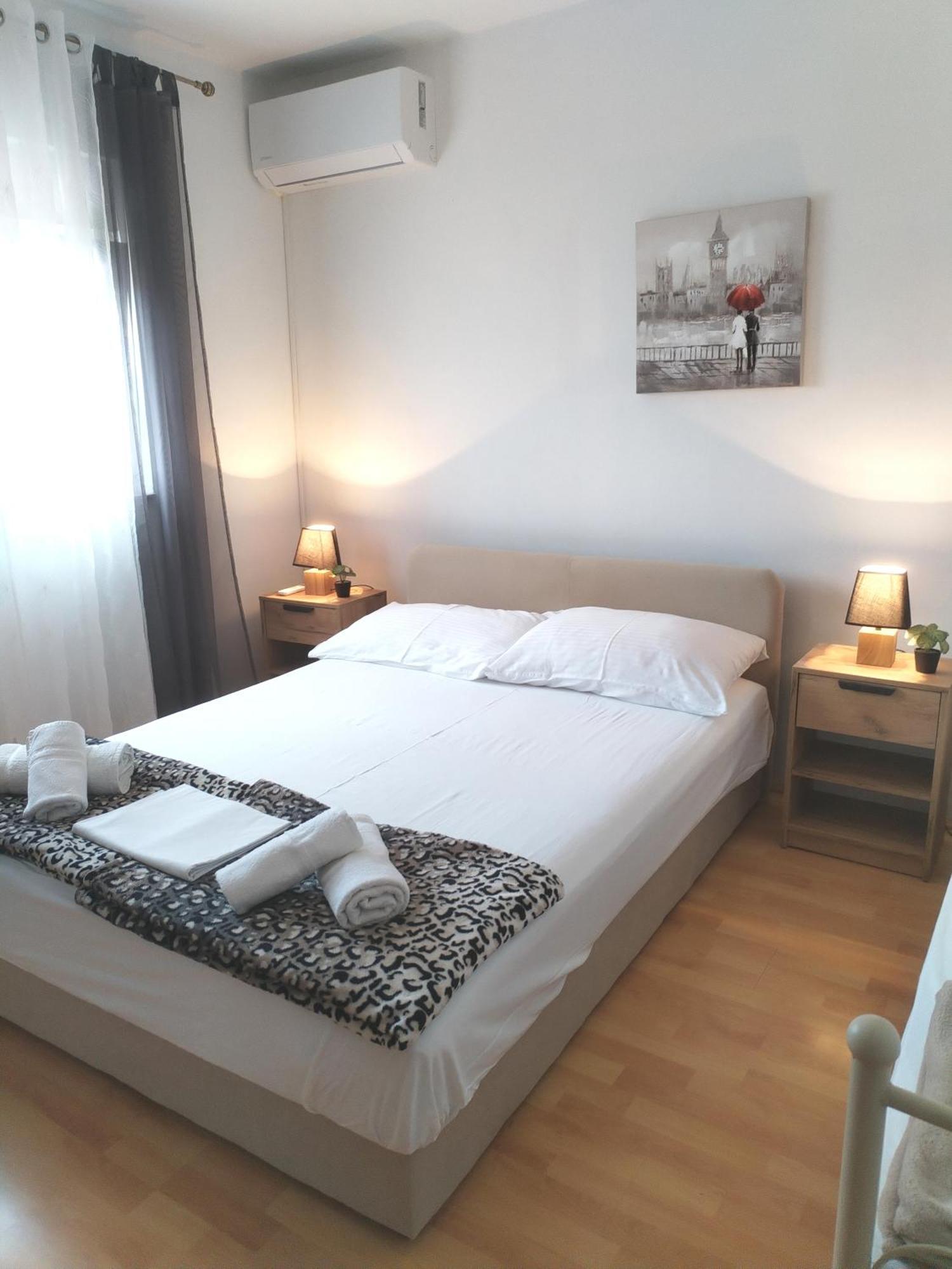 Apartments"Nika" With Private Pool Galovac  المظهر الخارجي الصورة