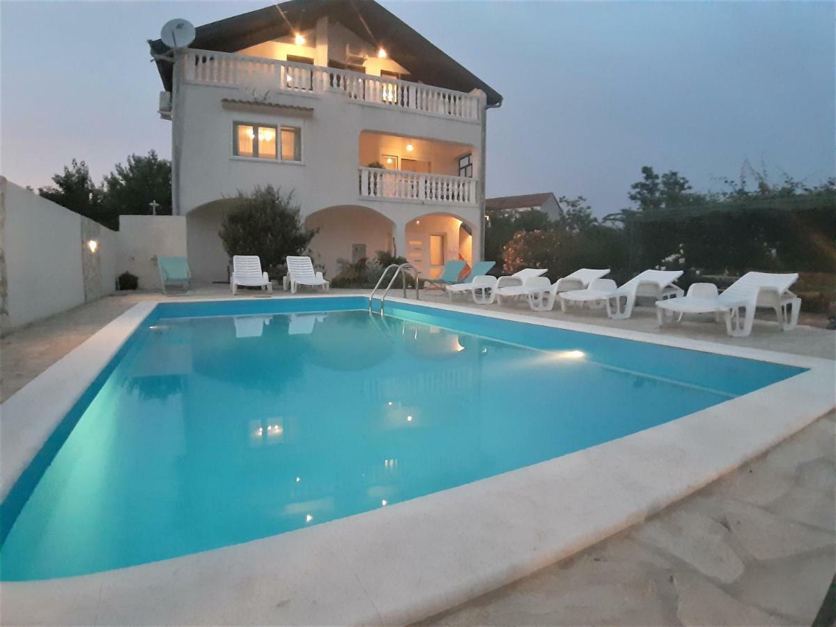 Apartments"Nika" With Private Pool Galovac  المظهر الخارجي الصورة