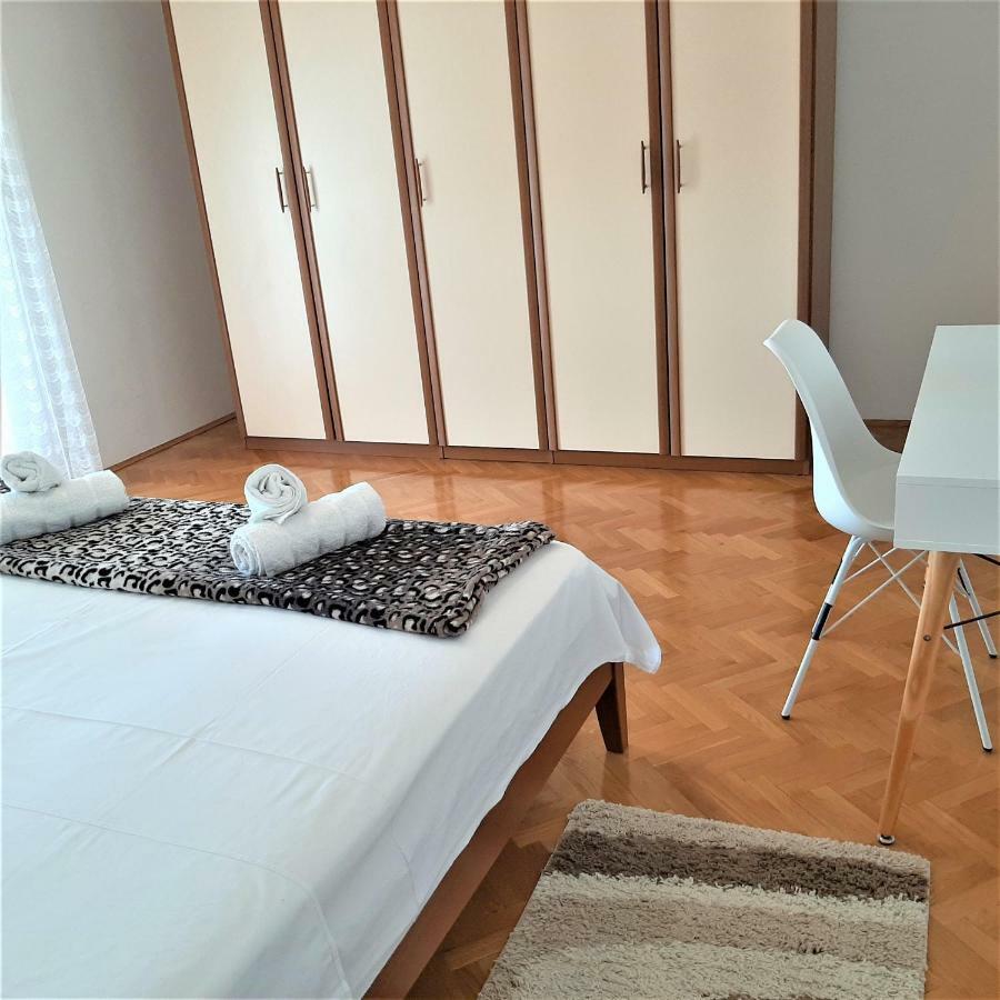 Apartments"Nika" With Private Pool Galovac  المظهر الخارجي الصورة