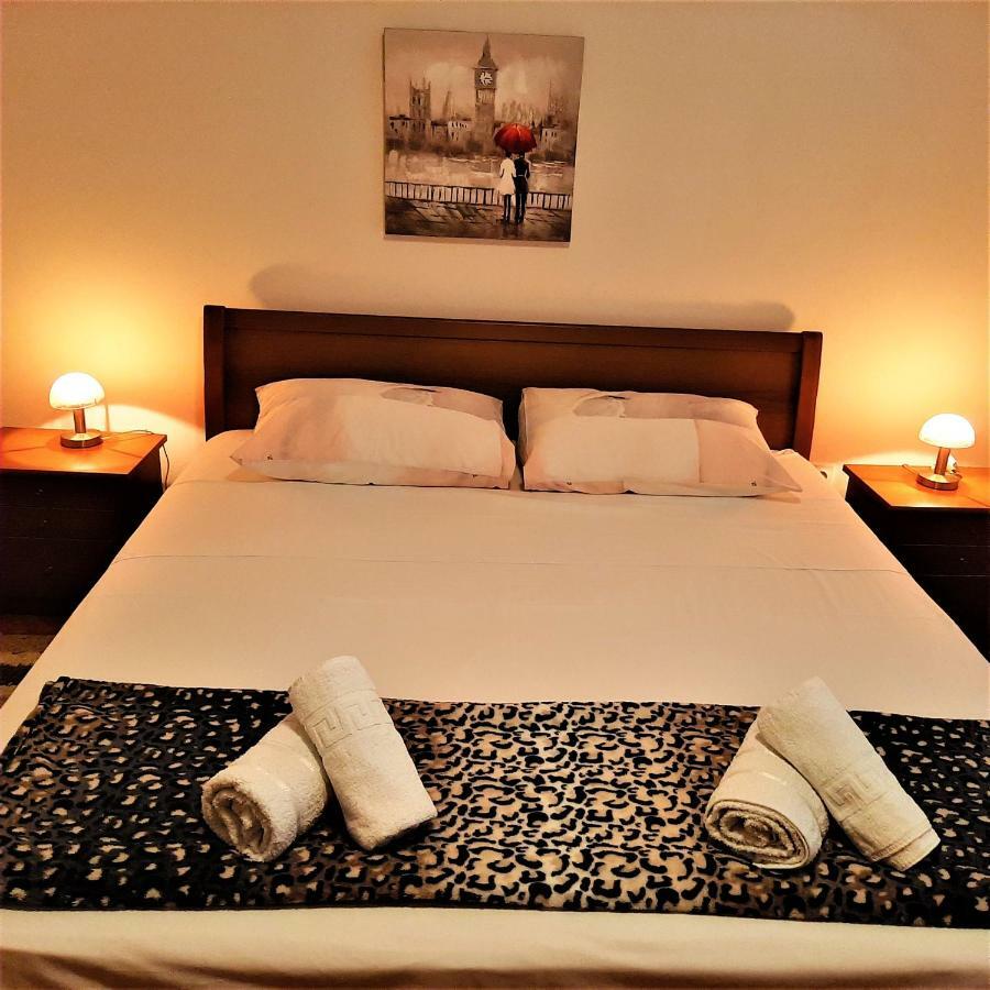 Apartments"Nika" With Private Pool Galovac  المظهر الخارجي الصورة