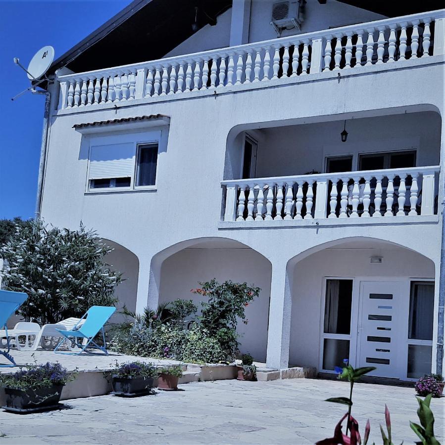 Apartments"Nika" With Private Pool Galovac  المظهر الخارجي الصورة
